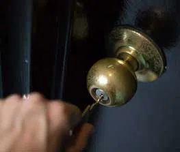 Safe Key Store St Louis, MO 314-471-0917 - 13-Key-Broke-In-Lock